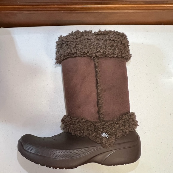 CROCS Chocolate Sherpa Lined Boots - Picture 8 of 12